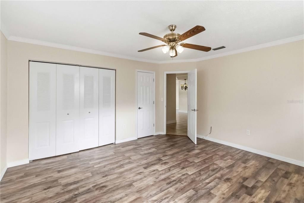 For Sale: $270,000 (3 beds, 2 baths, 1824 Square Feet)