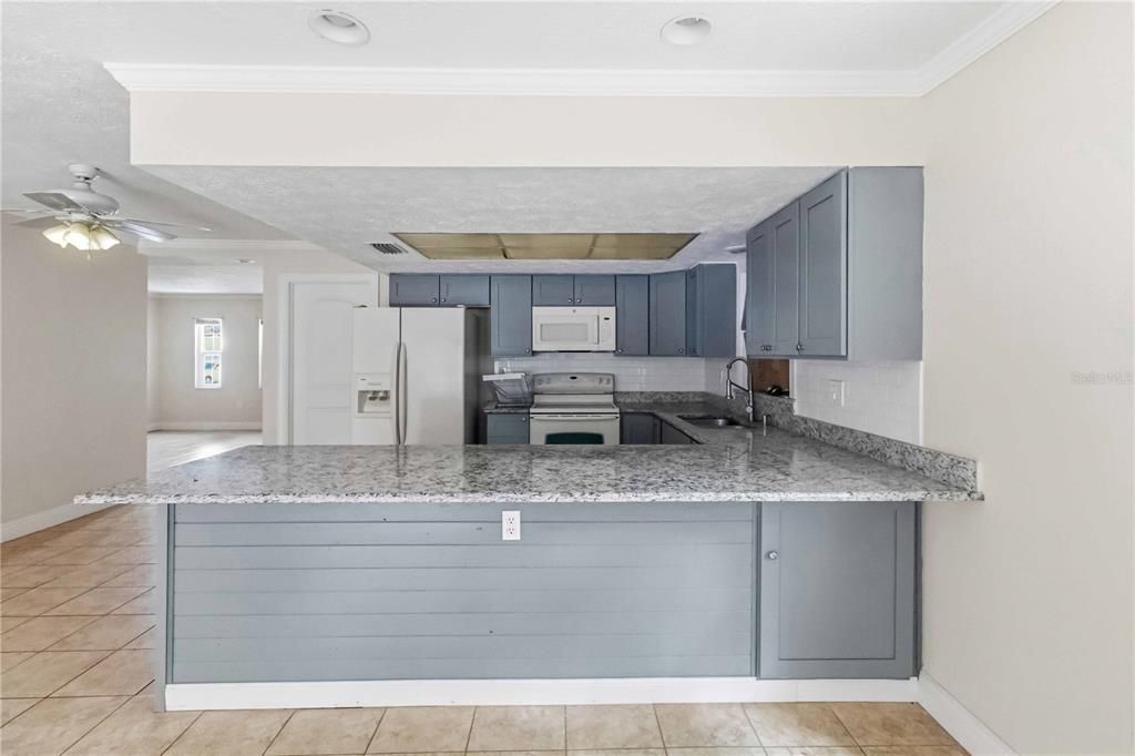 For Sale: $270,000 (3 beds, 2 baths, 1824 Square Feet)