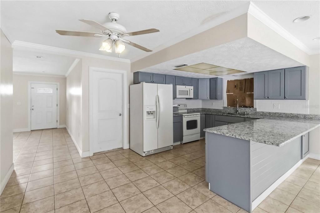 For Sale: $270,000 (3 beds, 2 baths, 1824 Square Feet)