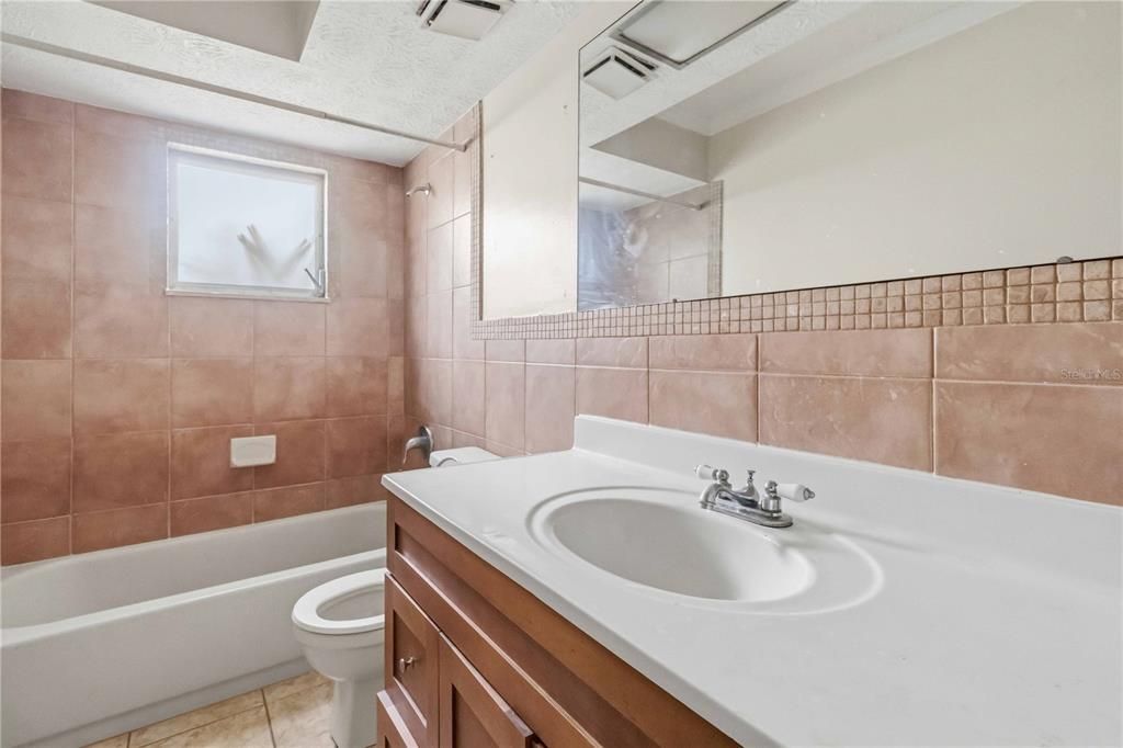 For Sale: $270,000 (3 beds, 2 baths, 1824 Square Feet)