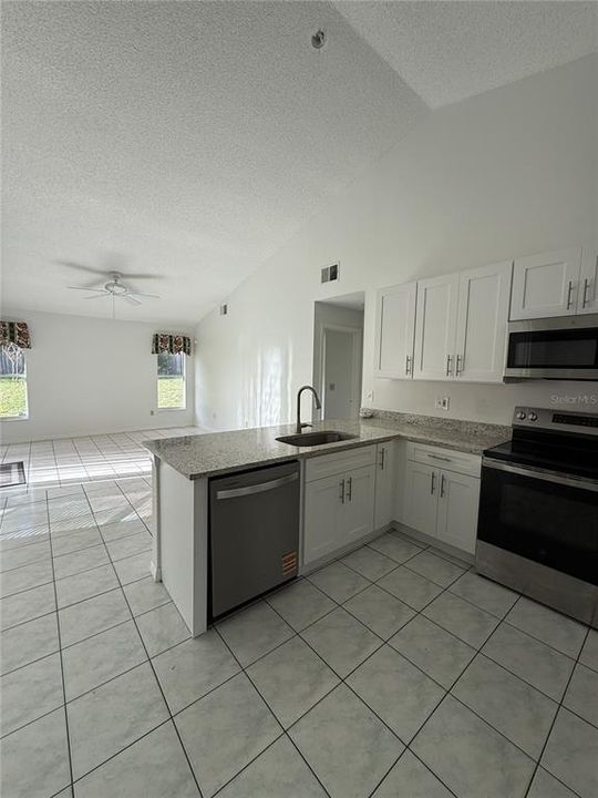 For Rent: $2,500 (3 beds, 2 baths, 1730 Square Feet)