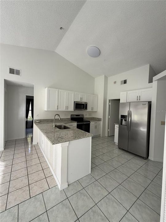 For Rent: $2,500 (3 beds, 2 baths, 1730 Square Feet)