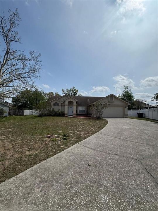 For Rent: $2,500 (3 beds, 2 baths, 1730 Square Feet)