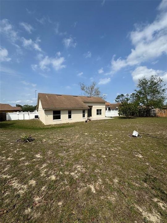 For Rent: $2,500 (3 beds, 2 baths, 1730 Square Feet)
