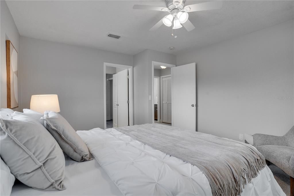 En Venta: $539,000 (4 camas, 3 baños, 2054 Pies cuadrados)