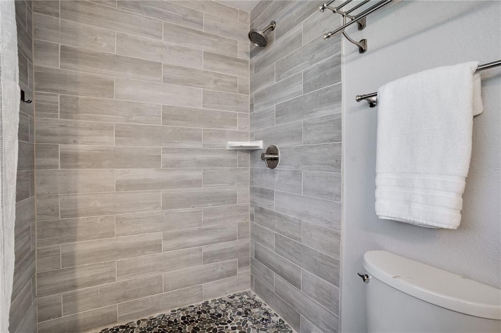 En Venta: $539,000 (4 camas, 3 baños, 2054 Pies cuadrados)