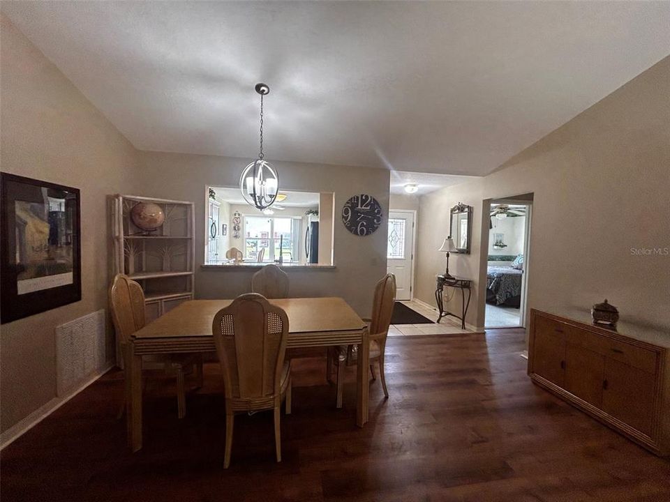 En Venta: $408,000 (3 camas, 2 baños, 1533 Pies cuadrados)