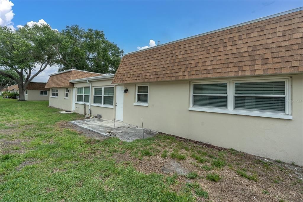For Sale: $132,900 (1 beds, 1 baths, 902 Square Feet)