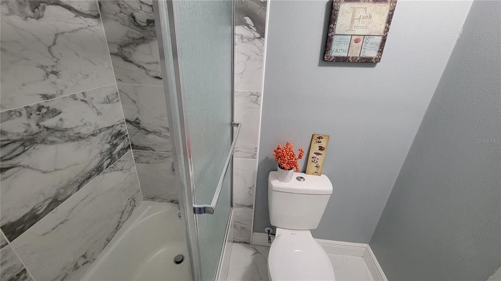 For Rent: $2,099 (3 beds, 2 baths, 852 Square Feet)
