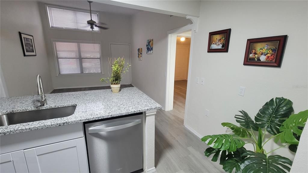 For Rent: $2,099 (3 beds, 2 baths, 852 Square Feet)