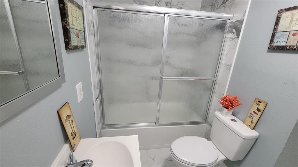 For Rent: $2,099 (3 beds, 2 baths, 852 Square Feet)