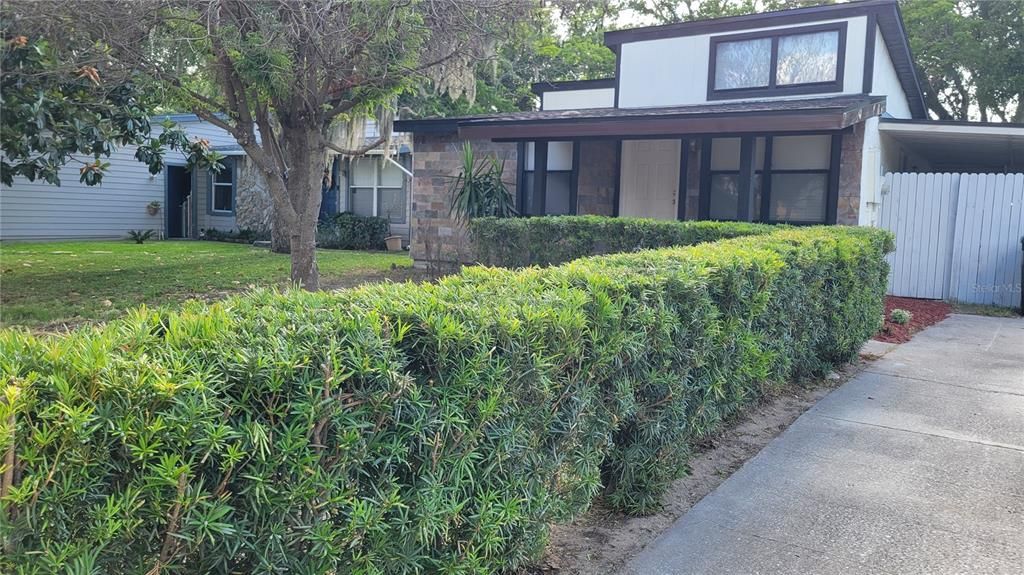 For Rent: $2,099 (3 beds, 2 baths, 852 Square Feet)