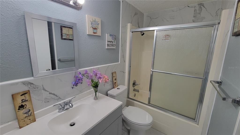 For Rent: $2,099 (3 beds, 2 baths, 852 Square Feet)