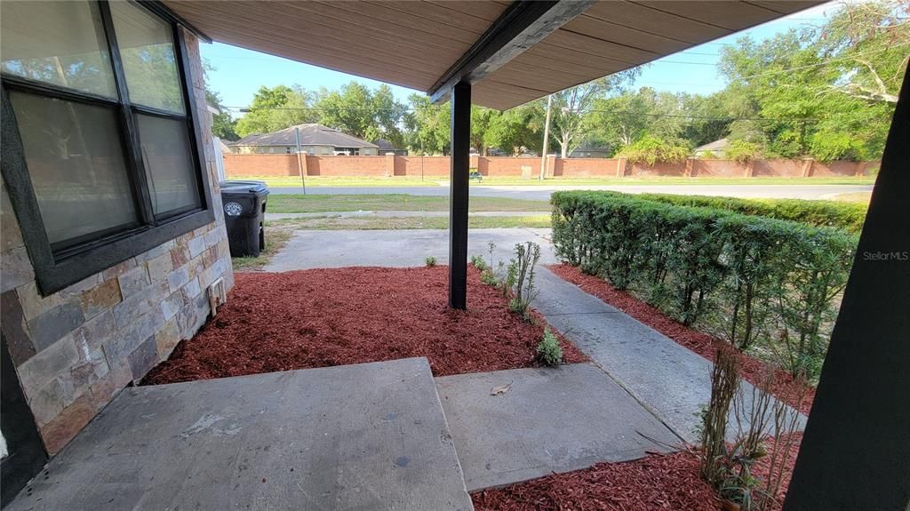 For Rent: $2,099 (3 beds, 2 baths, 852 Square Feet)