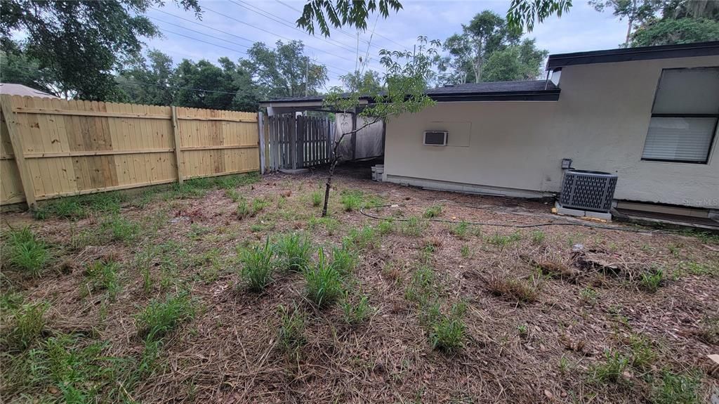 For Rent: $2,099 (3 beds, 2 baths, 852 Square Feet)