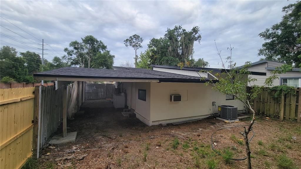 For Rent: $2,099 (3 beds, 2 baths, 852 Square Feet)