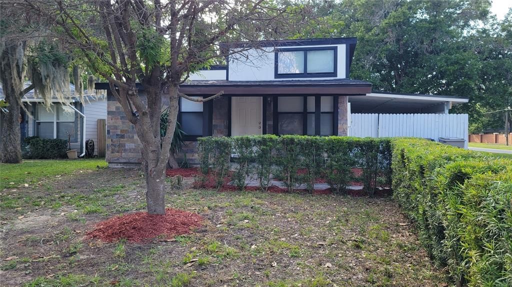 For Rent: $2,099 (3 beds, 2 baths, 852 Square Feet)