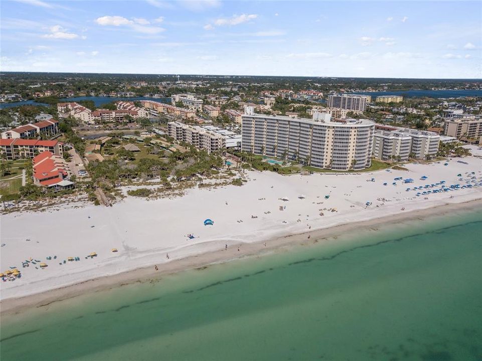 For Sale: $1,170,000 (2 beds, 0 baths, 1263 Square Feet)