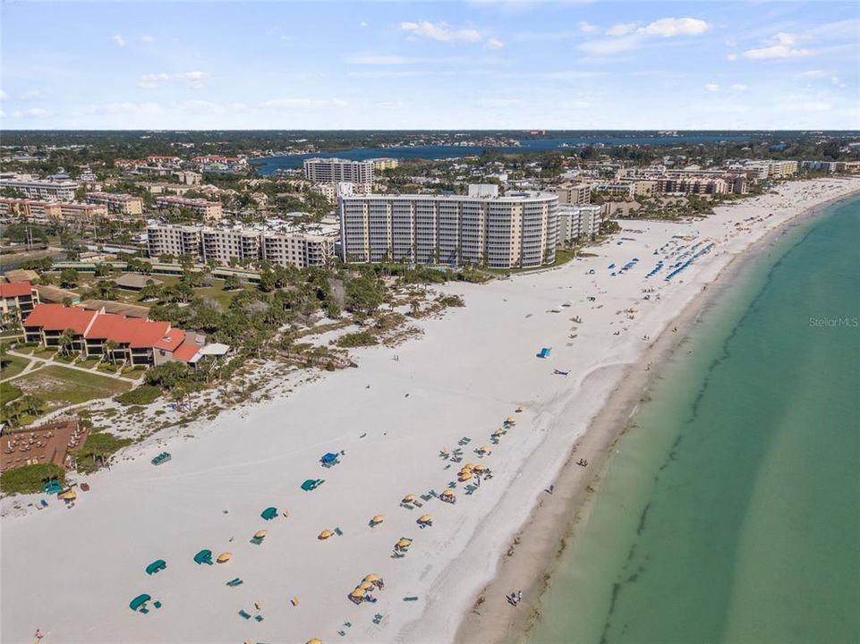 For Sale: $1,170,000 (2 beds, 0 baths, 1263 Square Feet)