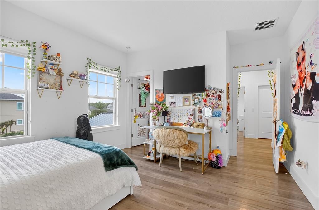 For Sale: $1,750,000 (5 beds, 4 baths, 3787 Square Feet)