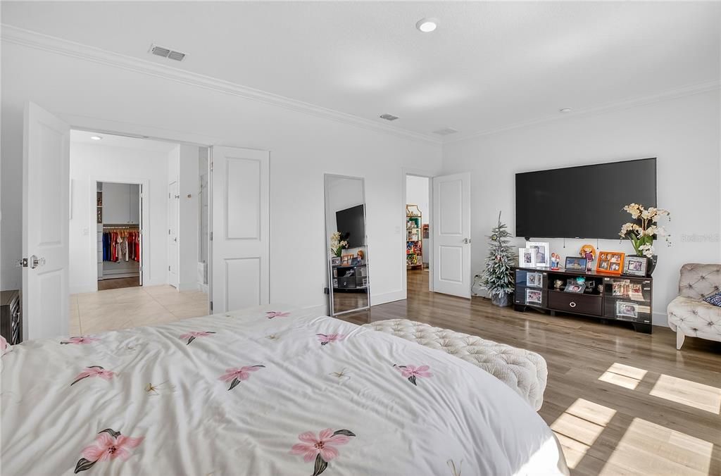 For Sale: $1,750,000 (5 beds, 4 baths, 3787 Square Feet)