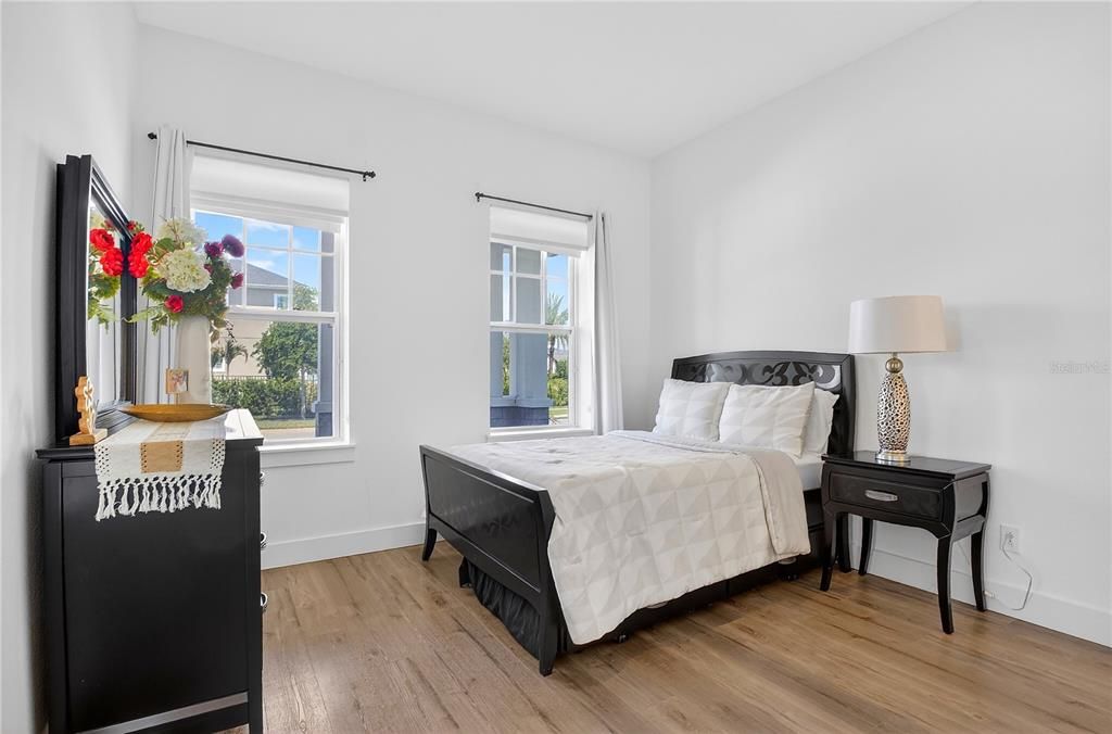 For Sale: $1,750,000 (5 beds, 4 baths, 3787 Square Feet)