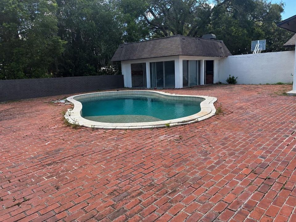 For Sale: $779,000 (4 beds, 3 baths, 3400 Square Feet)