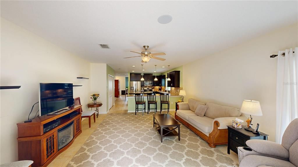 Active With Contract: $425,000 (4 beds, 2 baths, 2877 Square Feet)