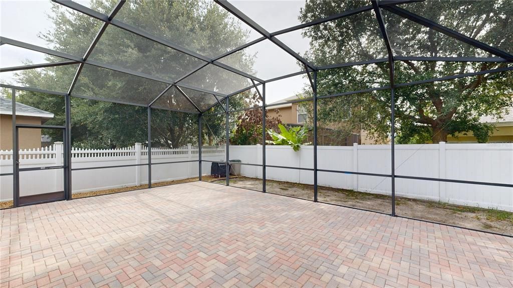 Active With Contract: $425,000 (4 beds, 2 baths, 2877 Square Feet)