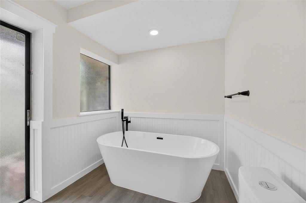 For Sale: $439,000 (3 beds, 2 baths, 2344 Square Feet)