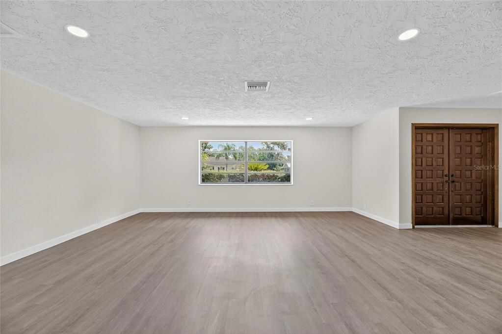 For Sale: $439,000 (3 beds, 2 baths, 2344 Square Feet)