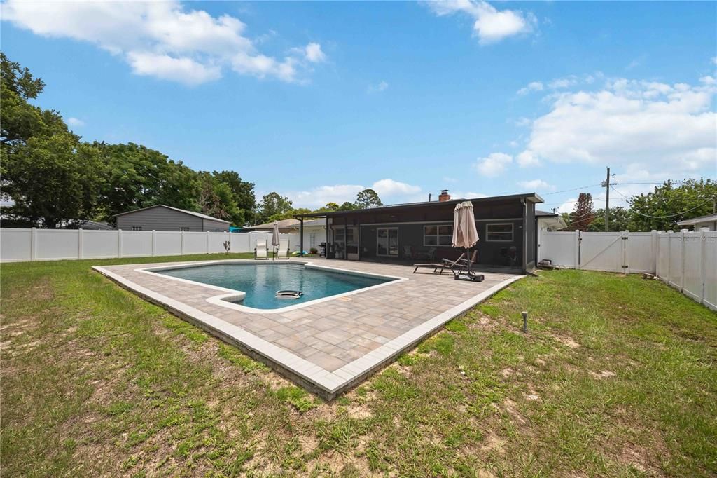 For Sale: $389,900 (4 beds, 2 baths, 1893 Square Feet)