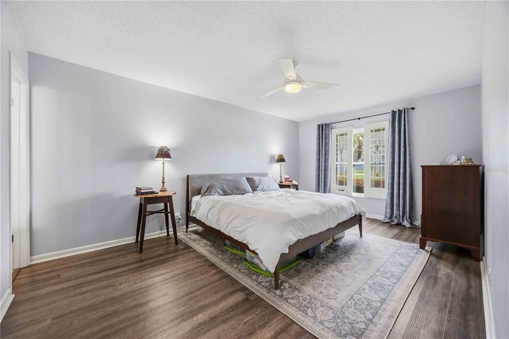 For Sale: $389,900 (4 beds, 2 baths, 1893 Square Feet)