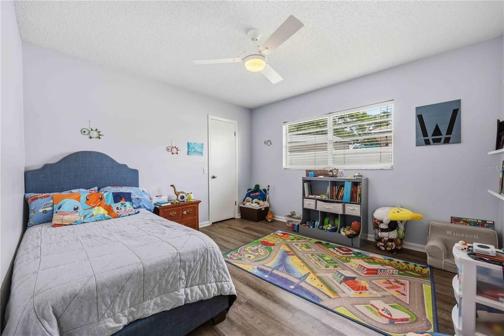 For Sale: $389,900 (4 beds, 2 baths, 1893 Square Feet)