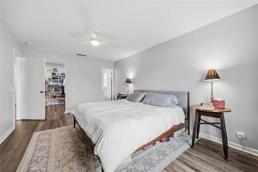 For Sale: $389,900 (4 beds, 2 baths, 1893 Square Feet)