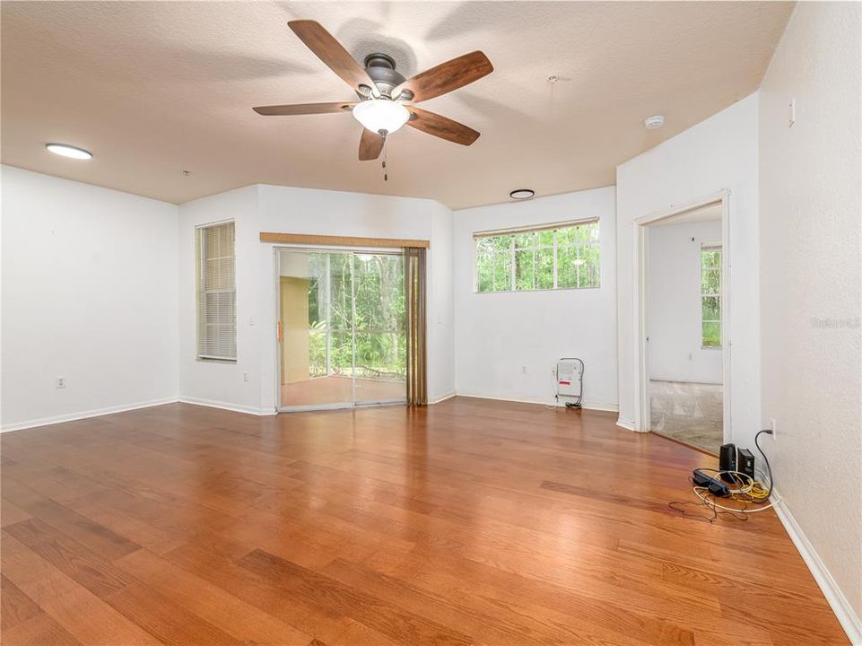 For Sale: $219,000 (3 beds, 2 baths, 1292 Square Feet)