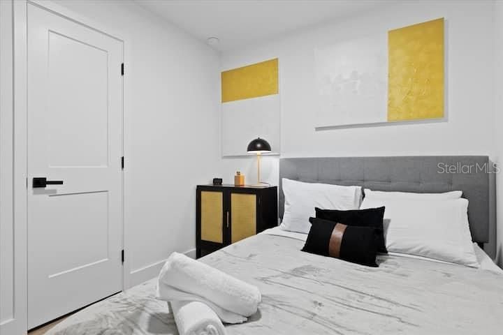For Sale: $699,900 (3 beds, 2 baths, 1411 Square Feet)