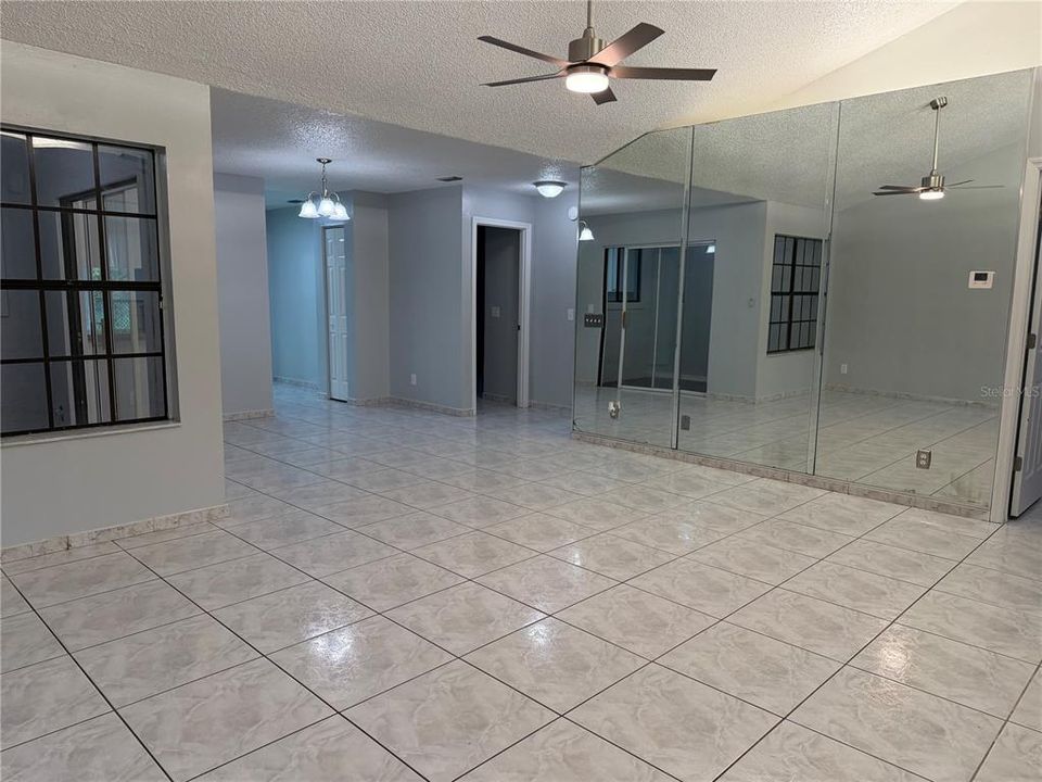 En Venta: $360,000 (3 camas, 2 baños, 1349 Pies cuadrados)