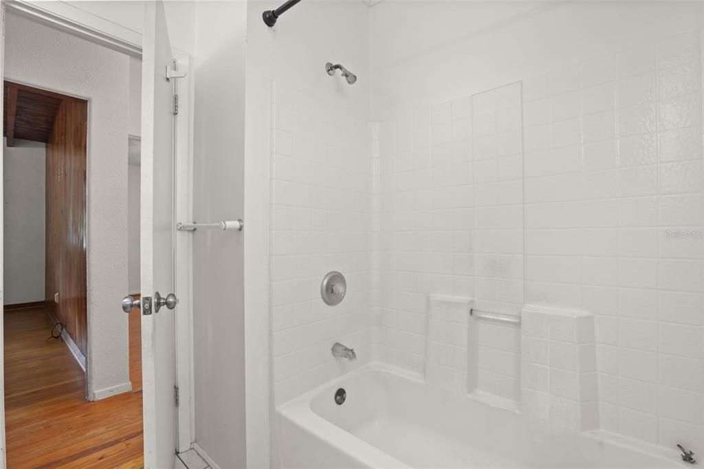 For Sale: $398,900 (3 beds, 2 baths, 1225 Square Feet)