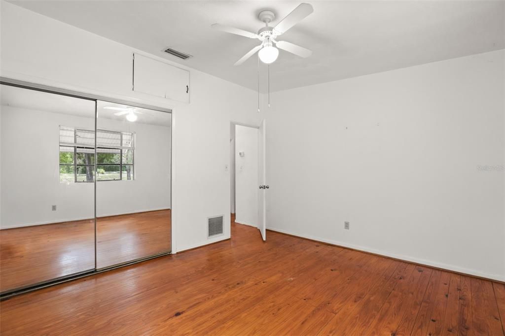 For Sale: $398,900 (3 beds, 2 baths, 1225 Square Feet)