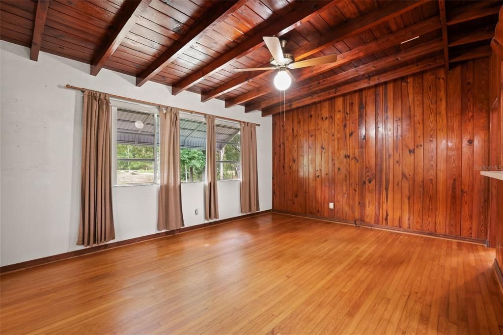 For Sale: $398,900 (3 beds, 2 baths, 1225 Square Feet)