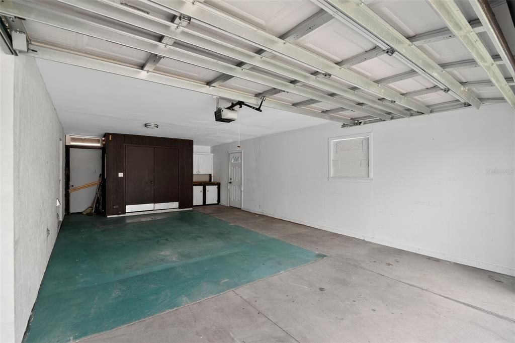 For Sale: $180,000 (2 beds, 2 baths, 984 Square Feet)