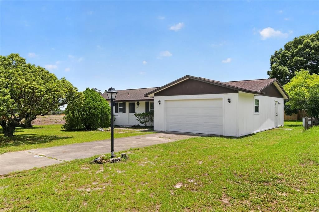 For Sale: $180,000 (2 beds, 2 baths, 984 Square Feet)