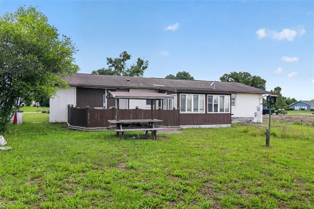 For Sale: $180,000 (2 beds, 2 baths, 984 Square Feet)