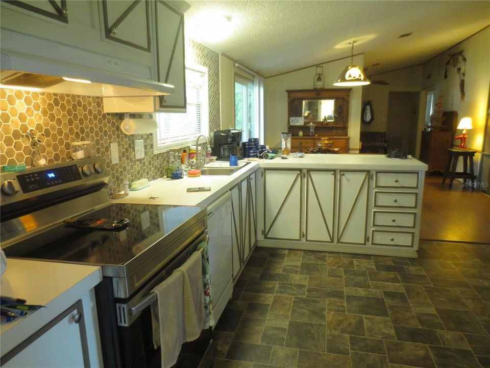 For Rent: $1,795 (3 beds, 2 baths, 1782 Square Feet)