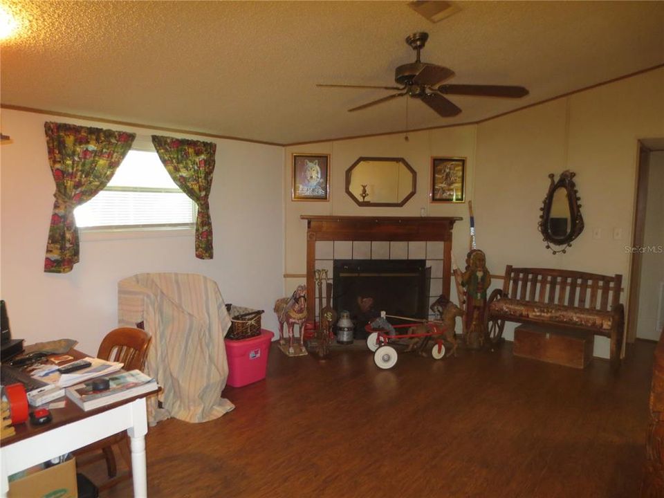 For Rent: $1,795 (3 beds, 2 baths, 1782 Square Feet)
