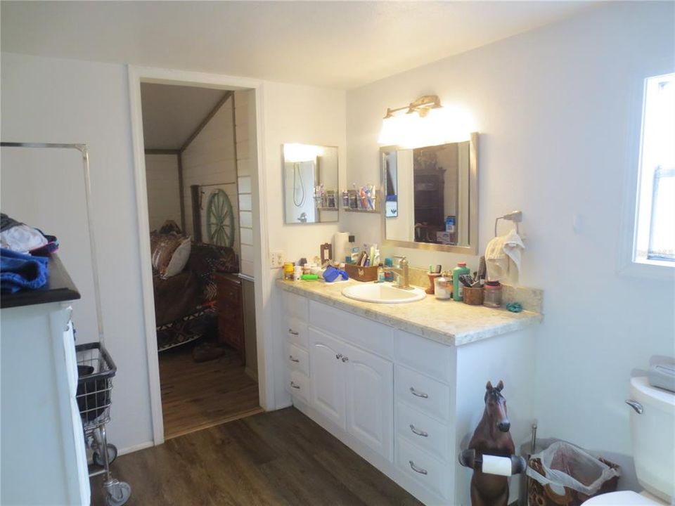 For Rent: $1,795 (3 beds, 2 baths, 1782 Square Feet)