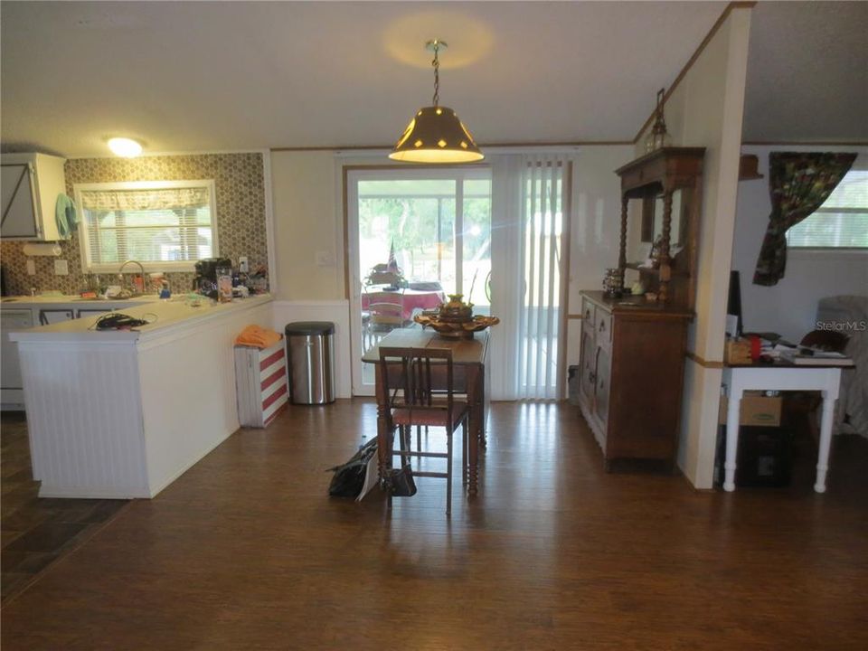For Rent: $1,795 (3 beds, 2 baths, 1782 Square Feet)