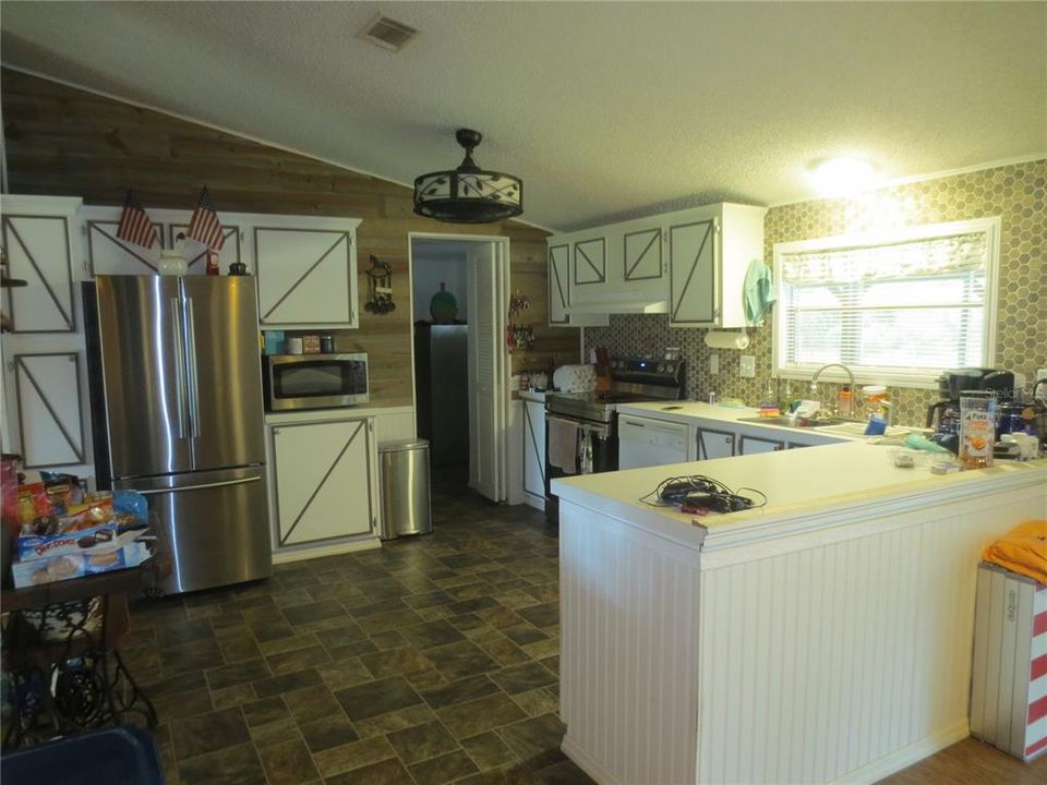 For Rent: $1,795 (3 beds, 2 baths, 1782 Square Feet)