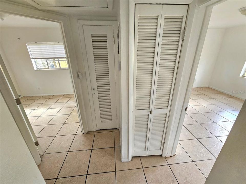 For Rent: $1,800 (2 beds, 1 baths, 1093 Square Feet)